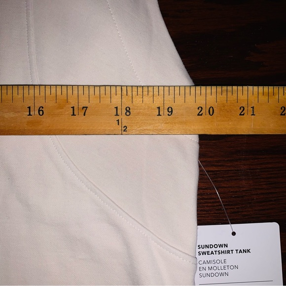 NEW ATHLETA Sundown Sweatshirt Hoodie Tank in Magnolia White Size Medium NWT - Picture 6 of 15